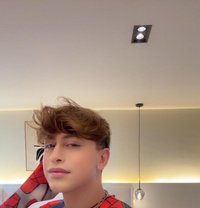 Twinkedvard - Acompañantes masculino in Riyadh Photo 1 of 7