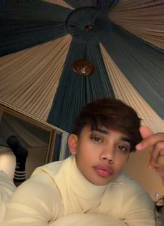 Twinkkboy - Male escort in Dammam Photo 1 of 5