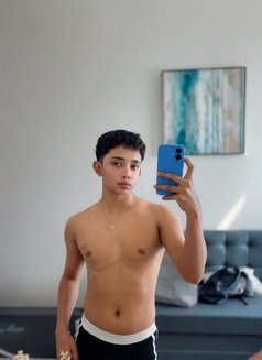 Twinkkboy - Acompañantes masculino in Dammam Photo 3 of 6