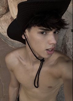 twinkkim - Acompañantes masculino in Dubai Photo 1 of 7