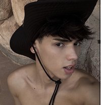 twinkkim - Male escort in Dubai