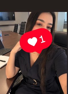 Twinkle Independent Profile - companion in Dubai Photo 1 of 11
