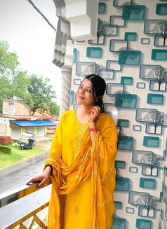 Twinkle Mitra - puta in Hyderabad Photo 3 of 12
