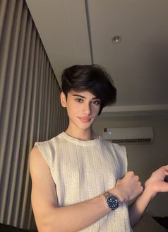 Twinkm - Male escort in Jeddah Photo 7 of 7