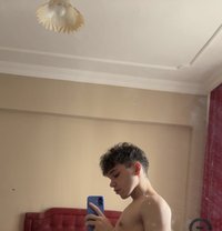 Twinksmertzi - Acompañantes masculino in İstanbul