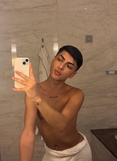 TwinkVipXL - Male escort in İstanbul Photo 5 of 5