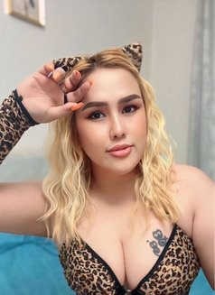 Two girls and shemale group sex - puta in Dubai Photo 10 of 15