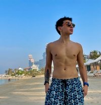 TwunkZee - Male escort in Dubai