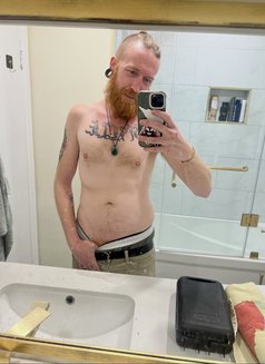 Tyler - Male escort in Oshawa Photo 1 of 5