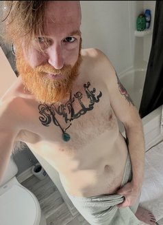 Tyler - Male escort in Oshawa Photo 4 of 5
