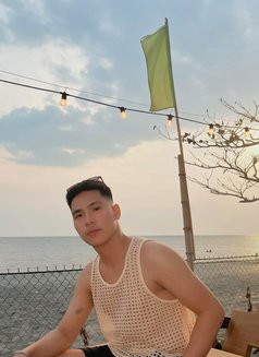 Tyler - Male escort in Manila Photo 7 of 10