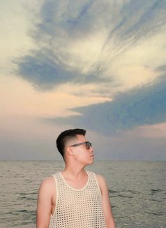 Tyler - Male escort in Manila Photo 8 of 10