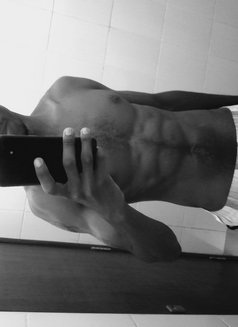 Tyler - Male escort in Kisumu Photo 1 of 4