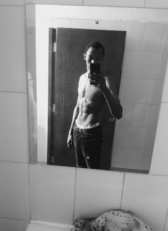Tyler - Male escort in Nairobi Photo 4 of 4