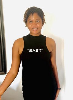 Anna - escort in Cairo Photo 3 of 4