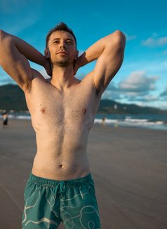 Tyron - masseur in Bangkok Photo 8 of 19