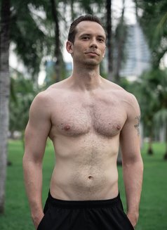 Tyron - masseur in Phuket Photo 20 of 20
