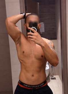 Tyrone - Acompañantes masculino in Abu Dhabi Photo 2 of 4