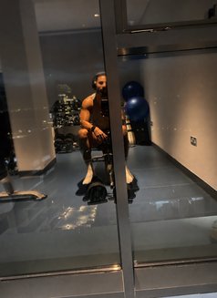 Tyrone - Acompañantes masculino in Abu Dhabi Photo 4 of 4