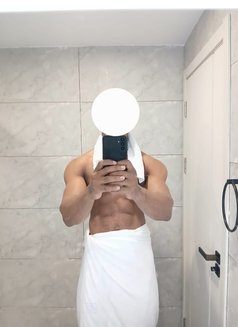 Tyrone - Male escort in Nairobi Photo 1 of 2
