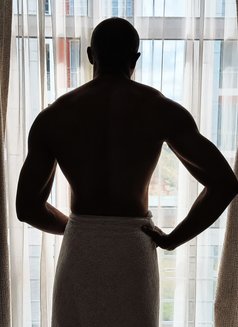 Tyrone - Male escort in Nairobi Photo 2 of 2