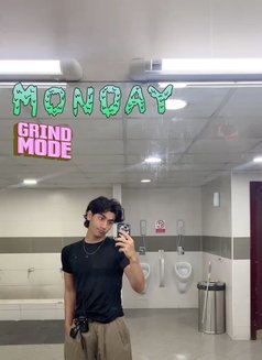 Tyronexxx - Male escort in Dubai Photo 1 of 6