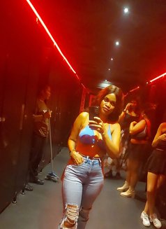 Uggy - escort in Macao Photo 3 of 5