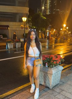 Uggy - escort in Macao Photo 4 of 5