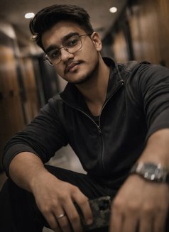 Ujjwal - Male companion in Mumbai Photo 1 of 5