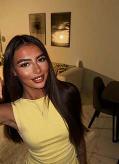 UK British Babe Maddie - puta in Bangkok Photo 2 of 7
