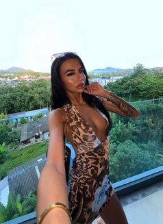 UK British Babe Maddie - puta in Bangkok Photo 3 of 7