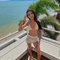 UK British Babe Maddie - puta in Dubai Photo 2 of 10
