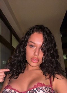 UK British Lily - escort in Phuket Photo 5 of 9