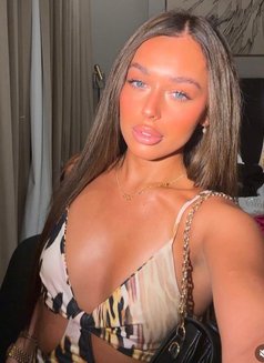 UK British Lily - escort in Phuket Photo 6 of 9