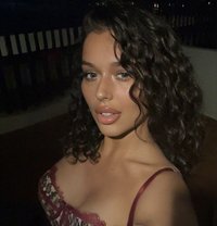 UK British Lily - puta in Phuket Photo 3 of 9