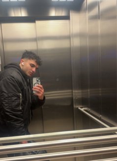 Ulaş - Male escort in İstanbul Photo 5 of 5