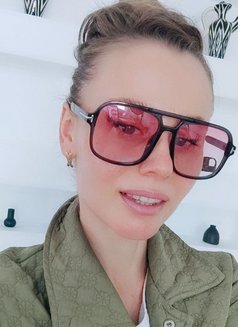 Uliana - puta in Bangkok Photo 4 of 14