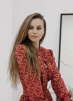 Uliana - puta in Bangkok Photo 8 of 14