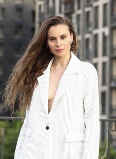 Uliana - puta in Bangkok Photo 10 of 14