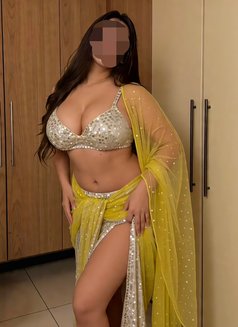 Ullu Web Series Actress Here. Indepe. Real - puta in New Delhi Photo 3 of 21