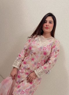 Umaa Sharma - puta in Abu Dhabi Photo 2 of 2