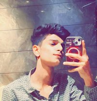 Umesh Kale - Acompañantes masculino in Pune