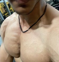 Umesh Singh - Acompañantes masculino in Pune