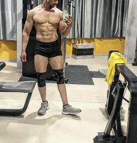 Umesh Singh - Acompañantes masculino in Pune