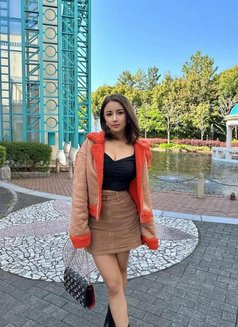 Una - escort in Shanghai Photo 4 of 5