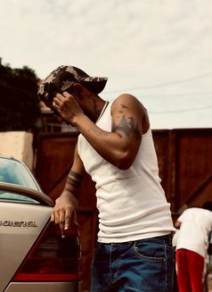 Uncle D - Acompañantes masculino in Kampala Photo 10 of 11