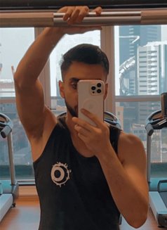 Uni Q Zex - masseur in Abu Dhabi Photo 2 of 4