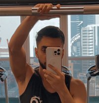 Uni Q Zex - masseur in Abu Dhabi