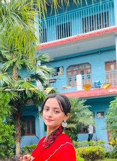 Sneha karki - puta in Kathmandu Photo 4 of 9