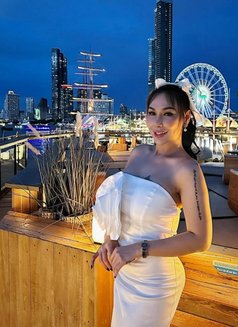 Unstoppable Hungry in Service - puta in Jakarta Photo 2 of 5